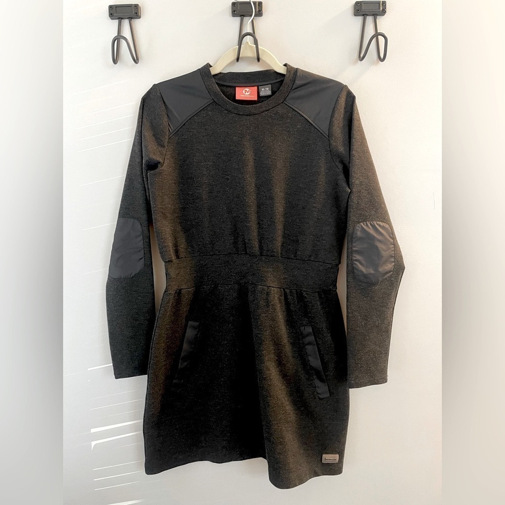 Merrell, women’s medium, dark gray charcoal longsleeve mini active outdoor dress